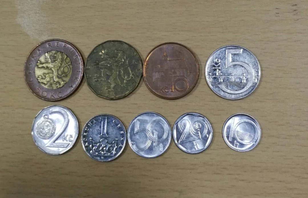 北京马甸外币专卖拍卖第三期，非贵金属硬币专场，陆续上新欢迎关注 捷克流通币9枚/套，品相如图，含50克郎世界获奖币