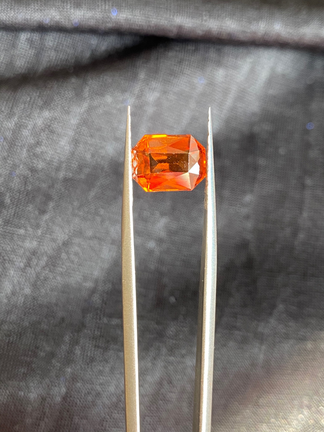 【4月11日 多种裸石、银饰】HH GEMS 4月综合拍卖特辑 GARNET 天然琥珀色石榴 3.85克拉 裸石 无证书