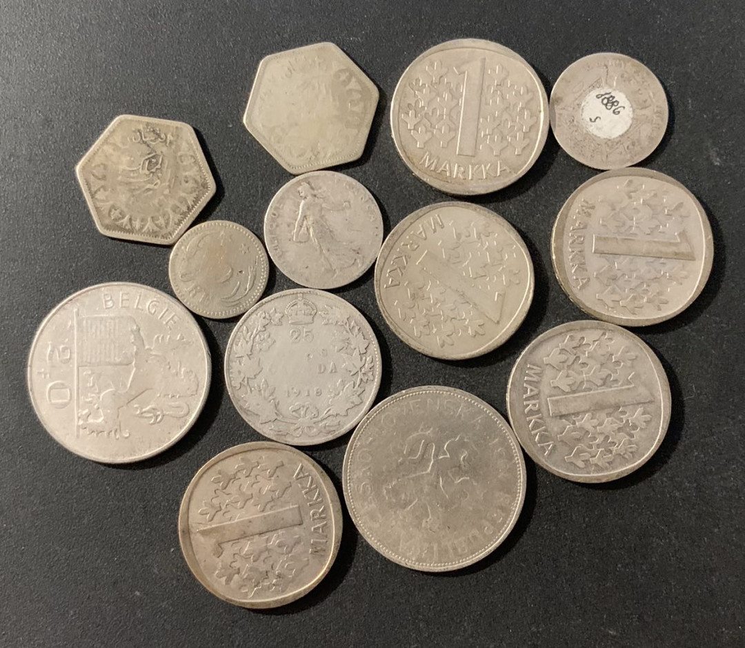 紫瑗钱币—微拍第48期  各国银币一组 共 64.7克 请预览