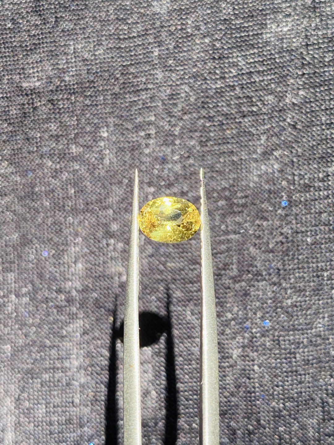 【4月11日 多种裸石、银饰】HH GEMS 4月综合拍卖特辑 YELLOW SAPPHIRE 天然黄色蓝宝石 1.21克拉 vivid greenish yellow 无烧 有证书 招财利器