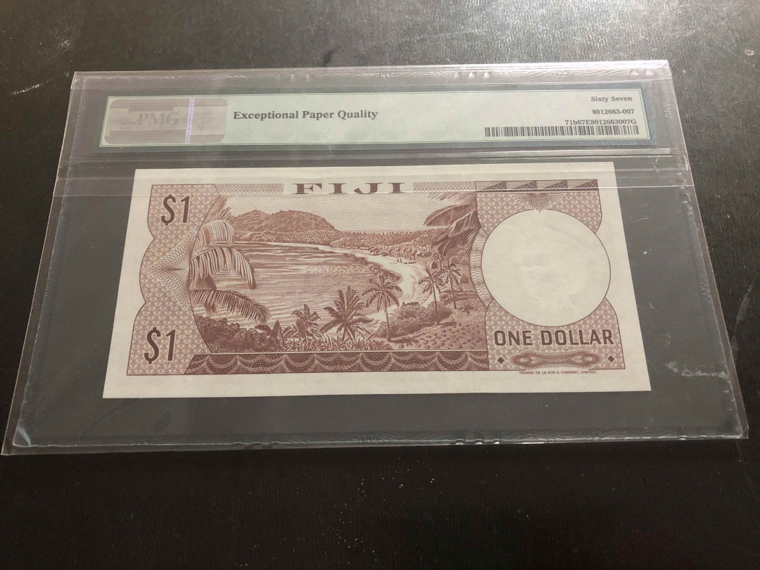 【收藏联盟】第132期拍卖——致敬女王（共60拍） 斐济 1974年 1元 p71b PMG67EPQ 超高分 戎装女王 8818靓号