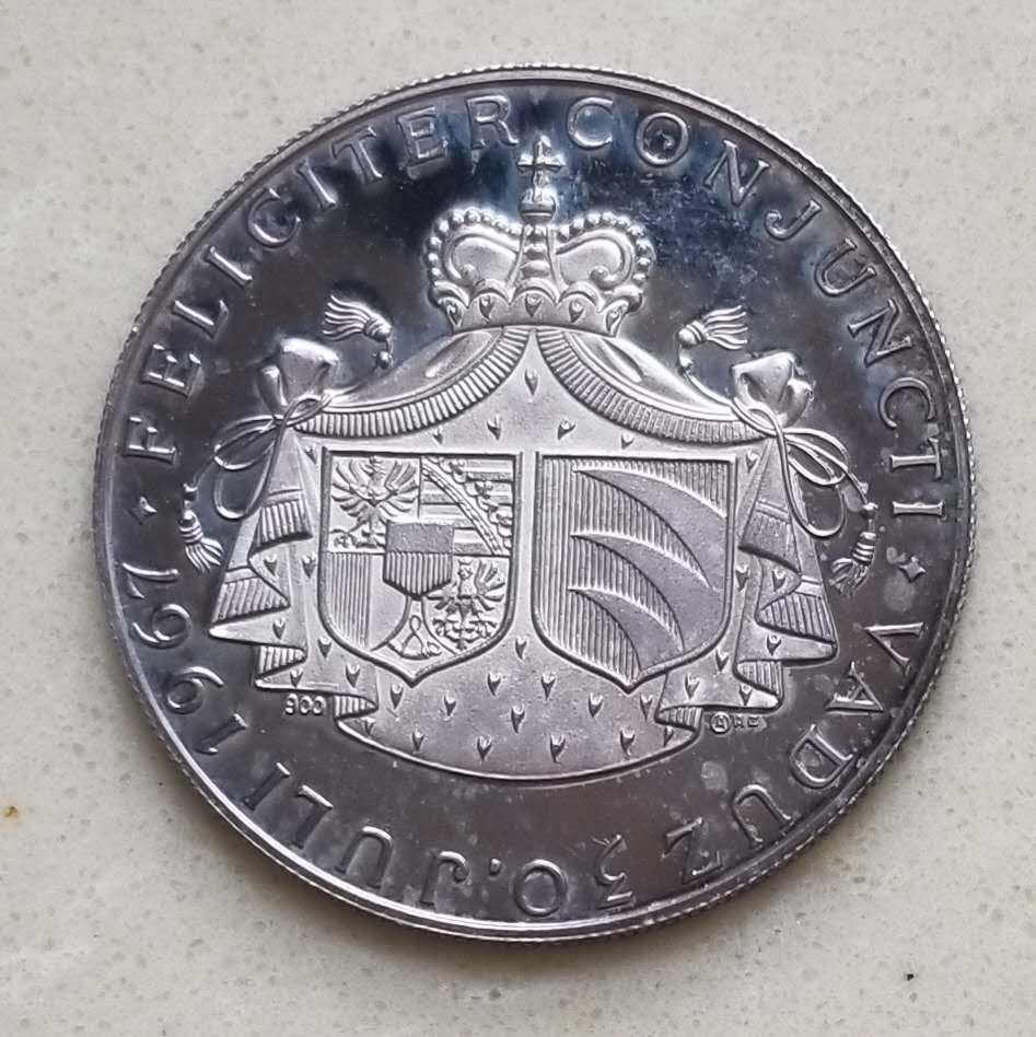 【币观天下】第104期钱币拍卖 列支敦士登1967年大公与王妃纪念银章