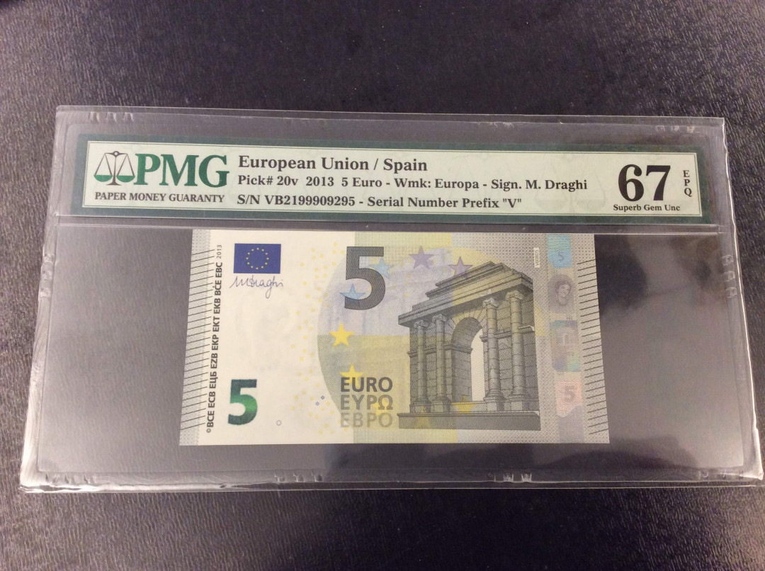 【收藏联盟】第132期拍卖——致敬女王（共60拍） 【一组3张】欧盟 2013年 5欧元 西班牙版 PMG67EPQ