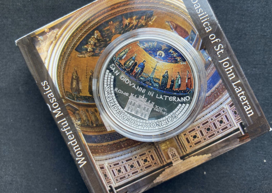 【币观天下】第104期钱币拍卖 库克2014年拉特兰教堂的穹顶弧面异形银币