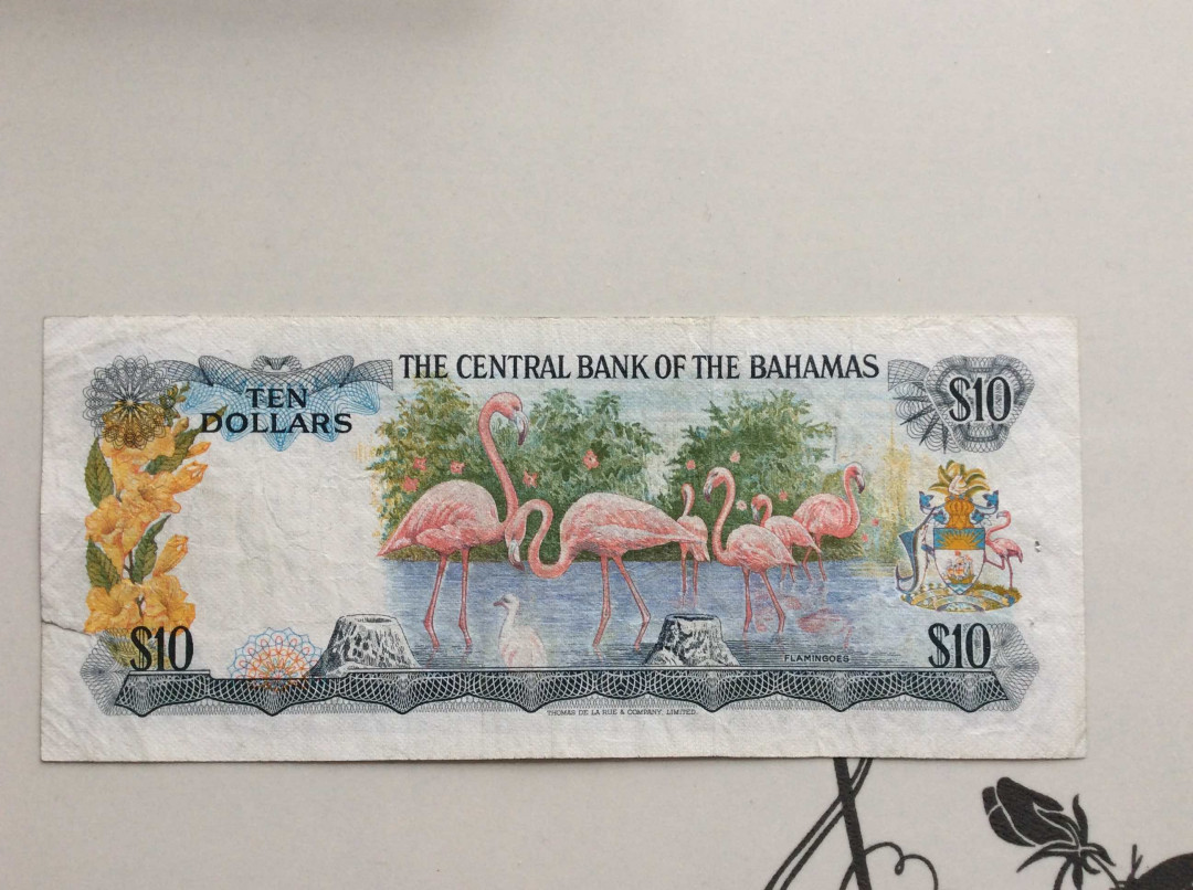 【收藏联盟】第132期拍卖——致敬女王（共60拍） 巴哈马 1974年 10元 彩背 火烈鸟 品相如图 女王 