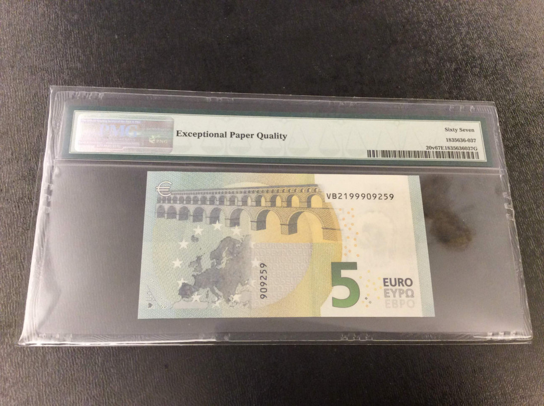 【收藏联盟】第132期拍卖——致敬女王（共60拍） 【一组3张】欧盟 2013年 5欧元 西班牙版 PMG67EPQ