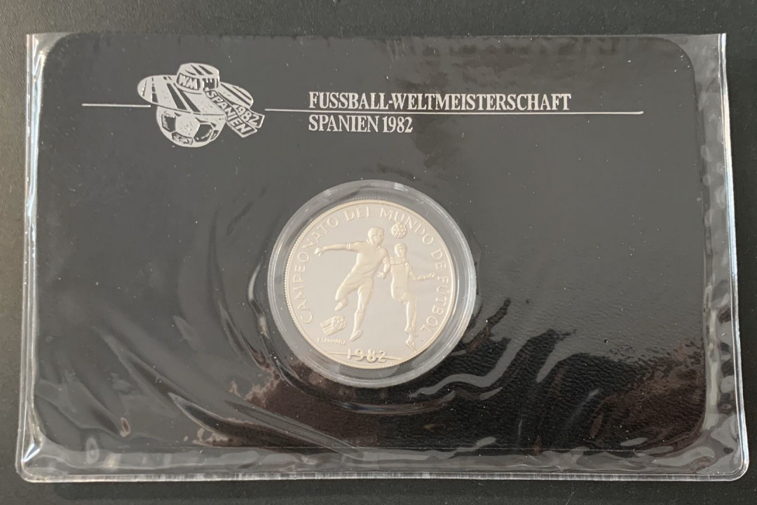 紫瑗钱币—微拍第49期  巴拿马 1982年 国际儿童年 10巴波亚 26.5克 0.5银 精制 德国原装卡