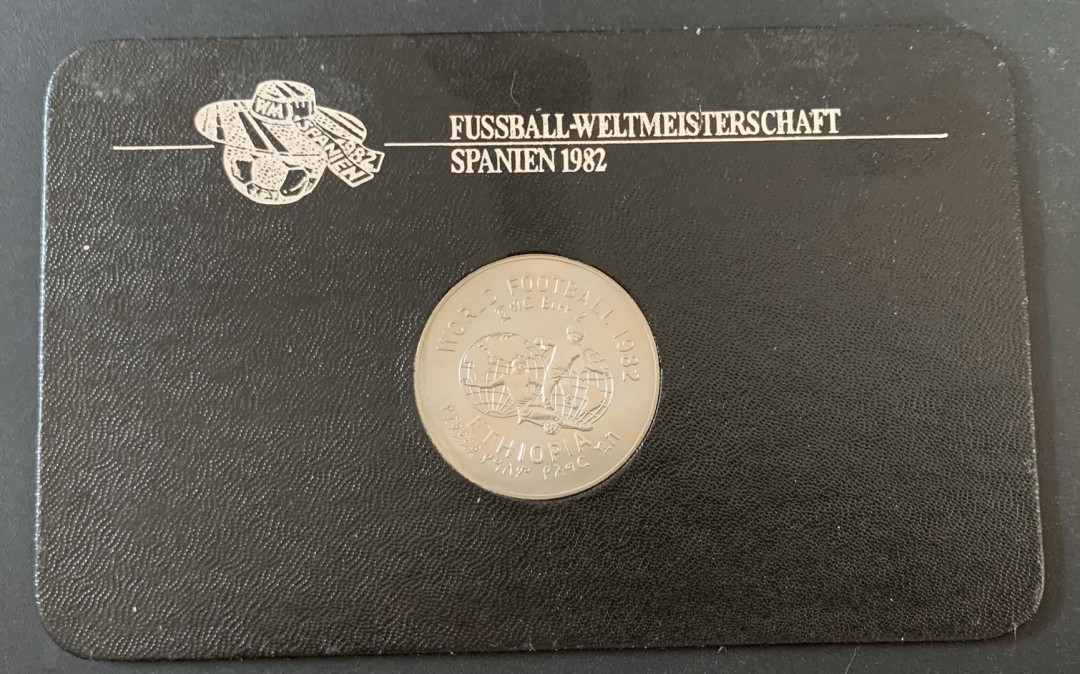 紫瑗钱币—微拍第49期  埃塞俄比亚 1982年 西班牙世界杯 2比尔 镍币 德国原装卡