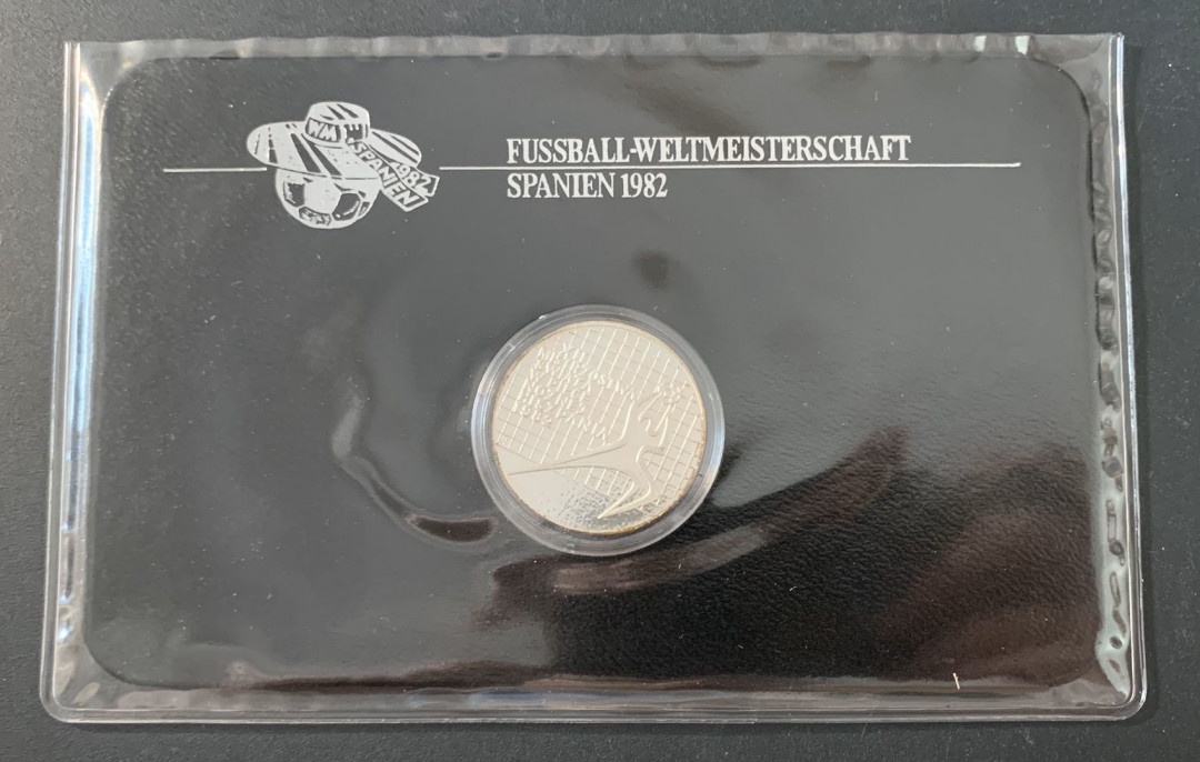 紫瑗钱币—微拍第49期  波兰 1982年 西班牙世界杯 200兹罗提 17.6克 0.75银 精制 德国原装卡