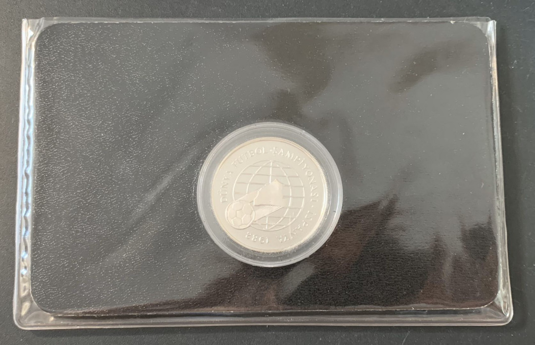 紫瑗钱币—微拍第49期  土耳其 1982年 西班牙世界杯 带球 500里拉 23.33克 0.925银 精制 德国原装卡