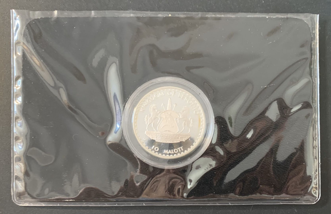 紫瑗钱币—微拍第49期  莱索托 1982年 西班牙世界杯 守门 10马洛蒂  23.33克 0.925银 精制 德国原装卡