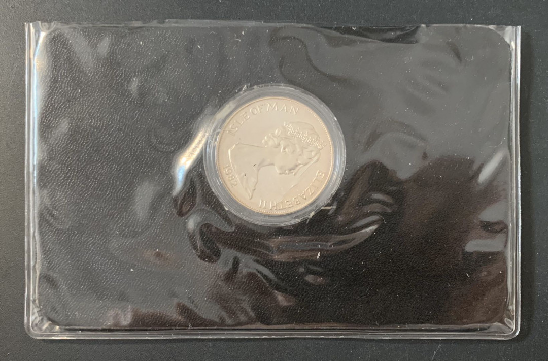 紫瑗钱币—微拍第49期  马恩岛 1982年 西班牙世界杯 1克朗 28.28克 0.925银 德国原装卡