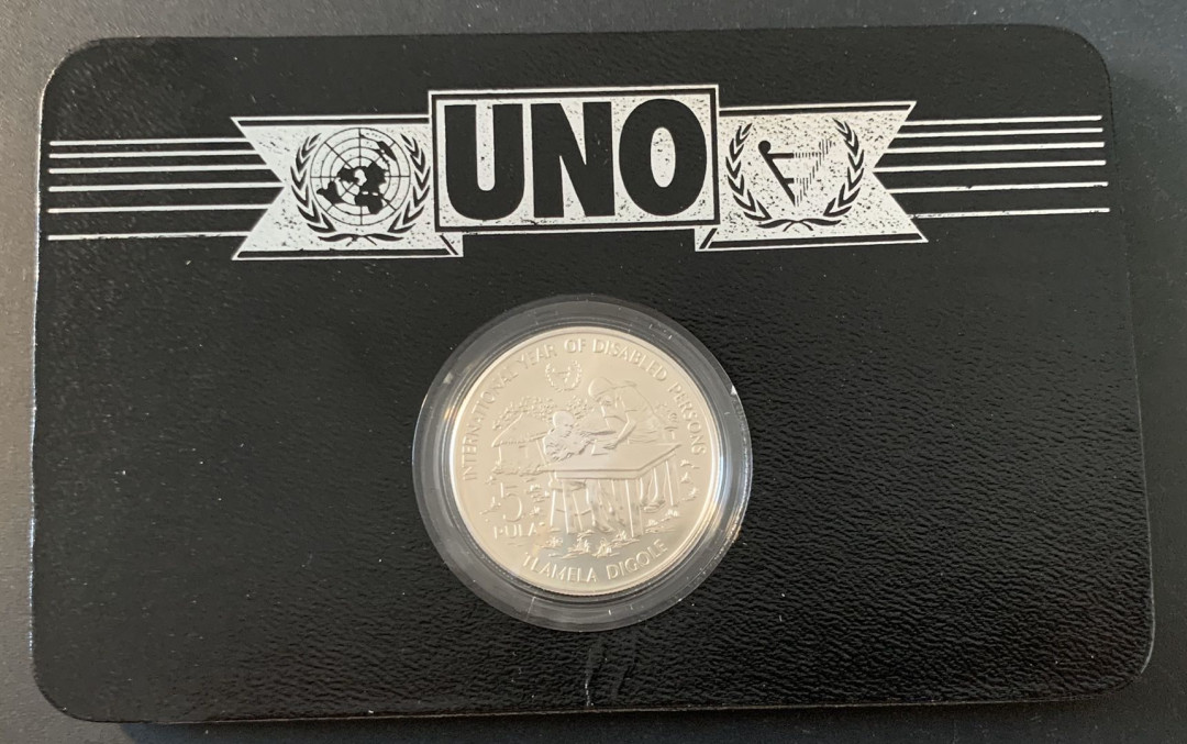 紫瑗钱币—微拍第49期  博茨瓦纳 1981年 残疾人年 5帕拉 28.28克 0.925银 精制 德国原装卡