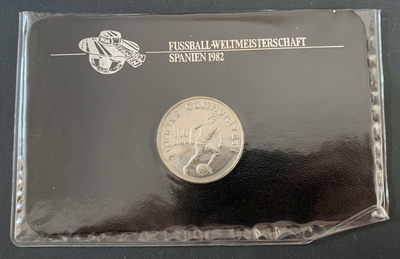 紫瑗钱币—微拍第49期  - 土耳其 1982年 西班牙世界杯 带球 100里拉 镍币 德国原装卡