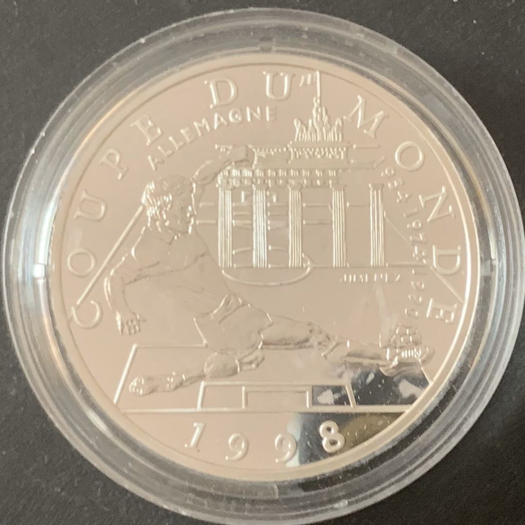 紫瑗钱币—微拍第49期  法国 1997年 法国世界杯 铲球 10法郎 21.16克 0.9银 精制