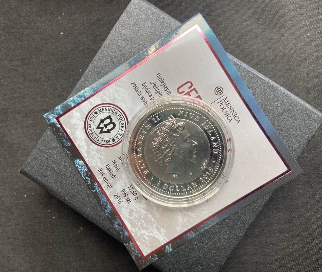 【币观天下】第104期钱币拍卖 纽埃2016年1元，龙头币、夜光银币，天然发光珍稀生物系列第1枚—紫光水母 ，夜光彩色精制银币