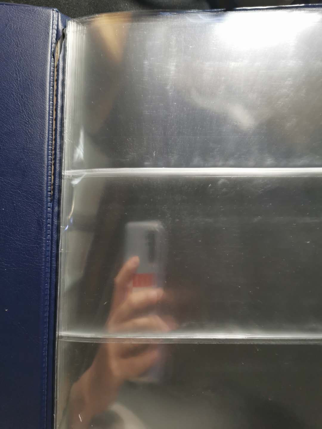 【鲸贝乐淘】千字文·第“信使可覆，器欲难量”号拍卖 【收藏册】明泰全透明三排纸币收藏册，共20页，可装60张纸币，第一页有小裂口，9.5品