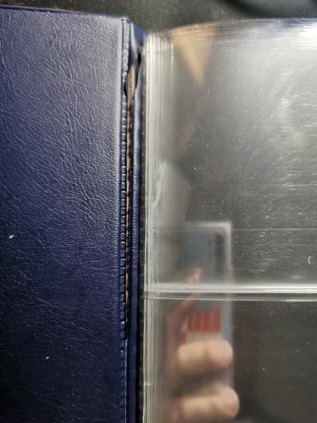 【鲸贝乐淘】千字文·第“信使可覆，器欲难量”号拍卖 【收藏册】明泰全透明三排纸币收藏册，共20页，可装60张纸币，第一页有小裂口，9.5品