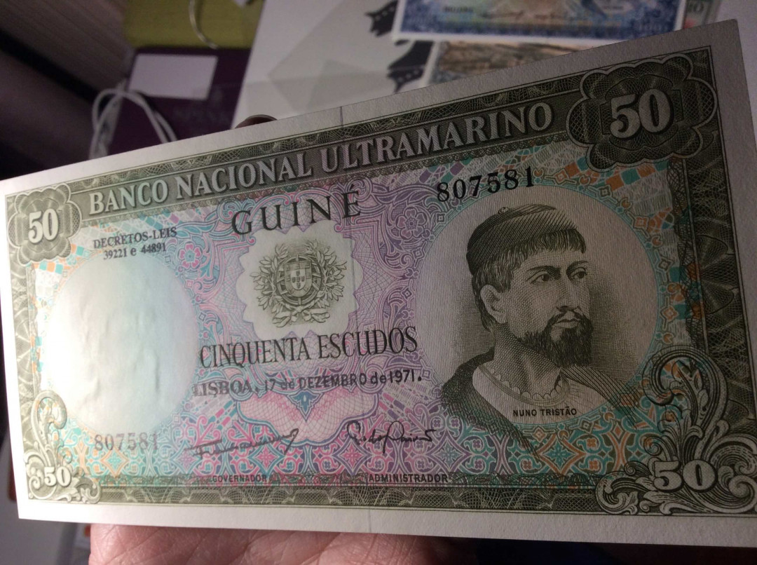 【收藏联盟】第133期拍卖——别墅和花园（共50拍） 【一组4张】以色列、葡属几内亚纸币一组品相如图 