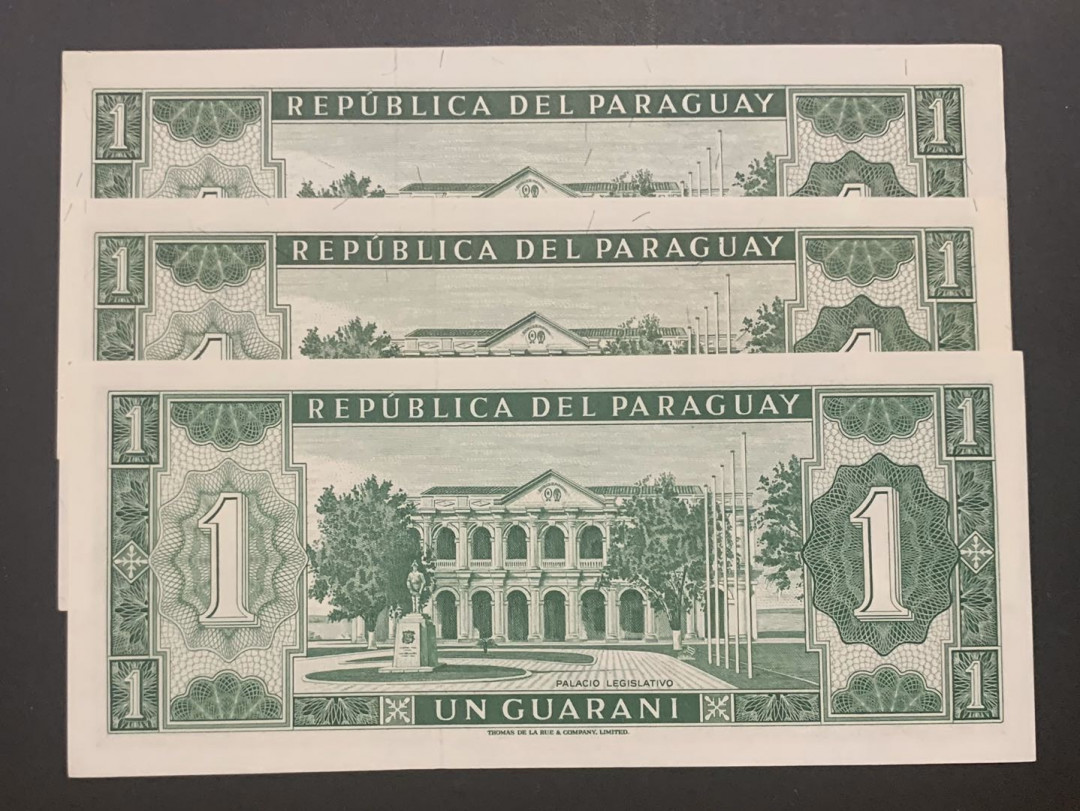 紫瑗钱币—微拍第52期 —纸币场 巴拉圭 1952年 1瓜拉尼 3枚一组 UNC P-193a