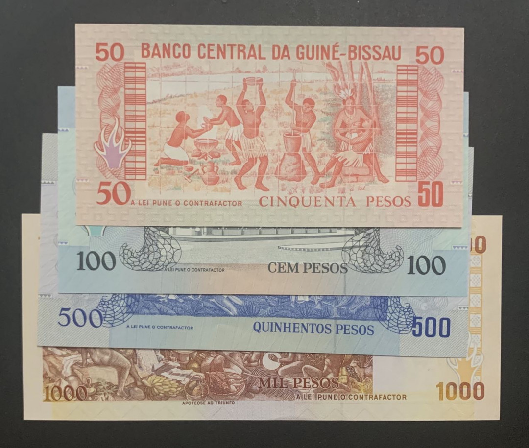 紫瑗钱币—微拍第52期 —纸币场 几内亚比绍 90年代 50 100 500 1000比索 4枚一套 UNC