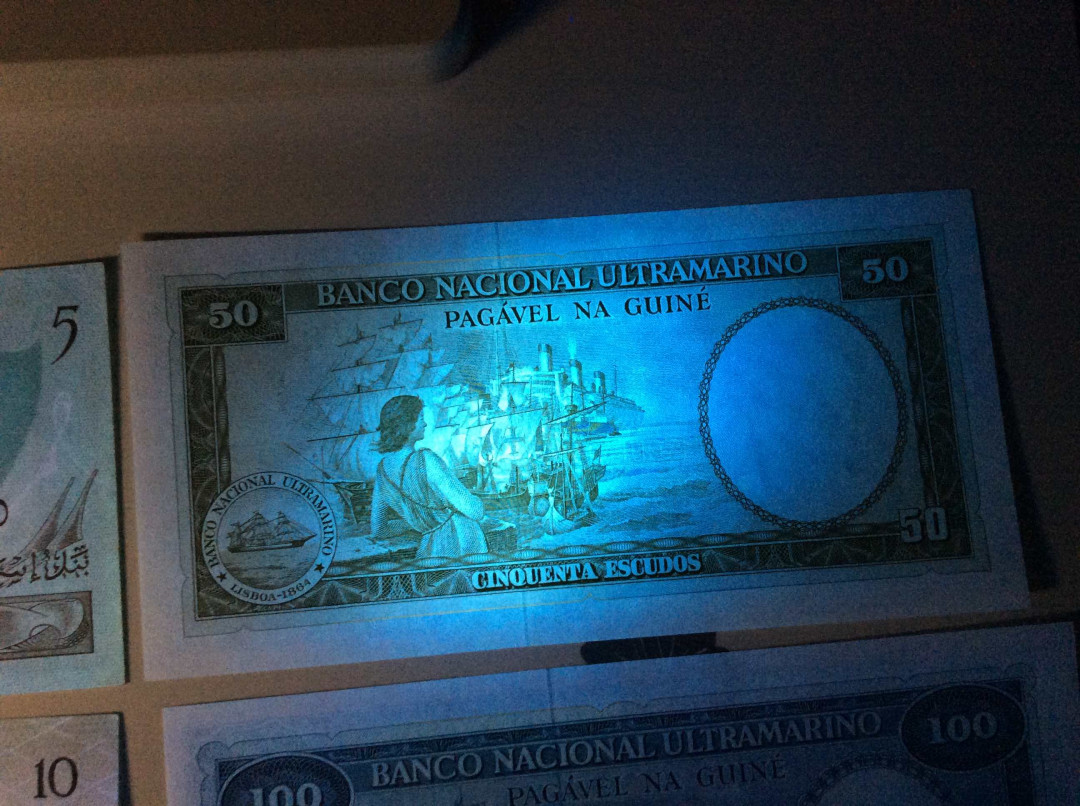 【收藏联盟】第133期拍卖——别墅和花园（共50拍） 【一组4张】以色列、葡属几内亚纸币一组品相如图 