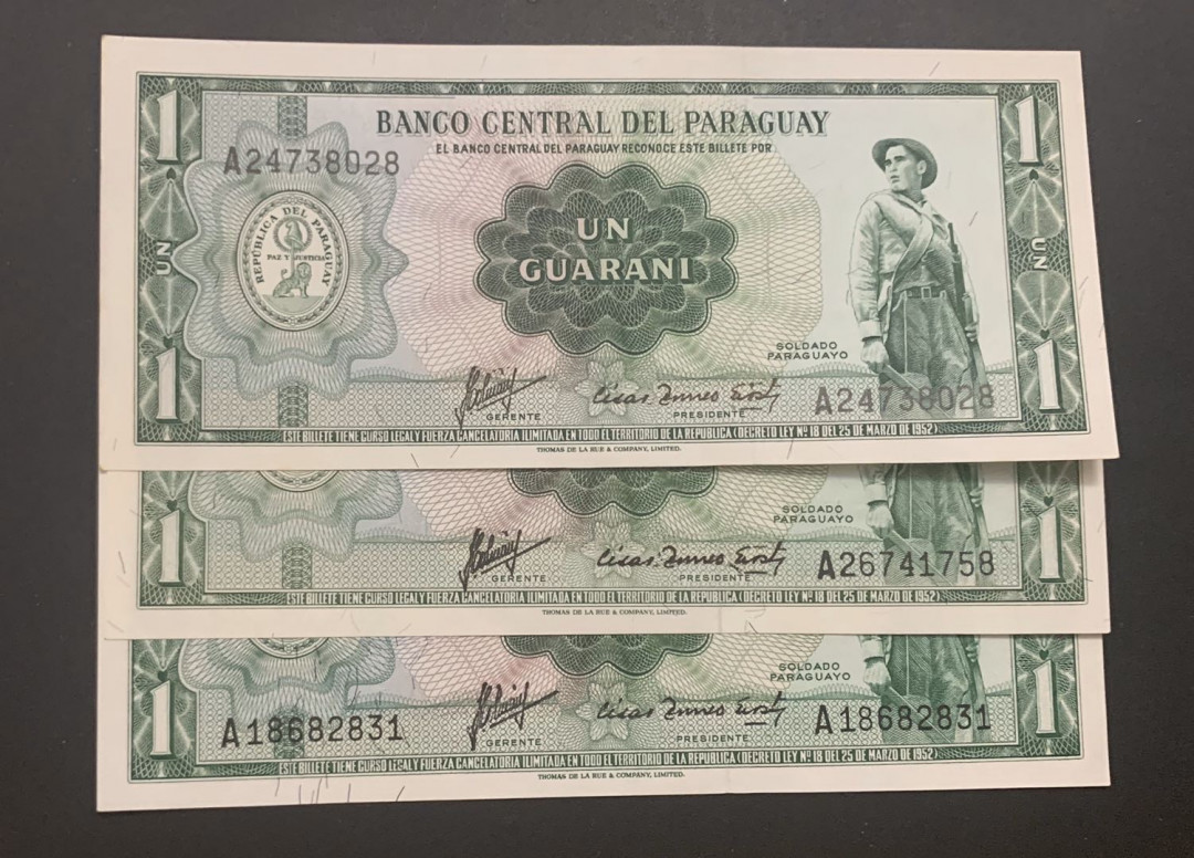 紫瑗钱币—微拍第52期 —纸币场 巴拉圭 1952年 1瓜拉尼 3枚一组 UNC P-193a