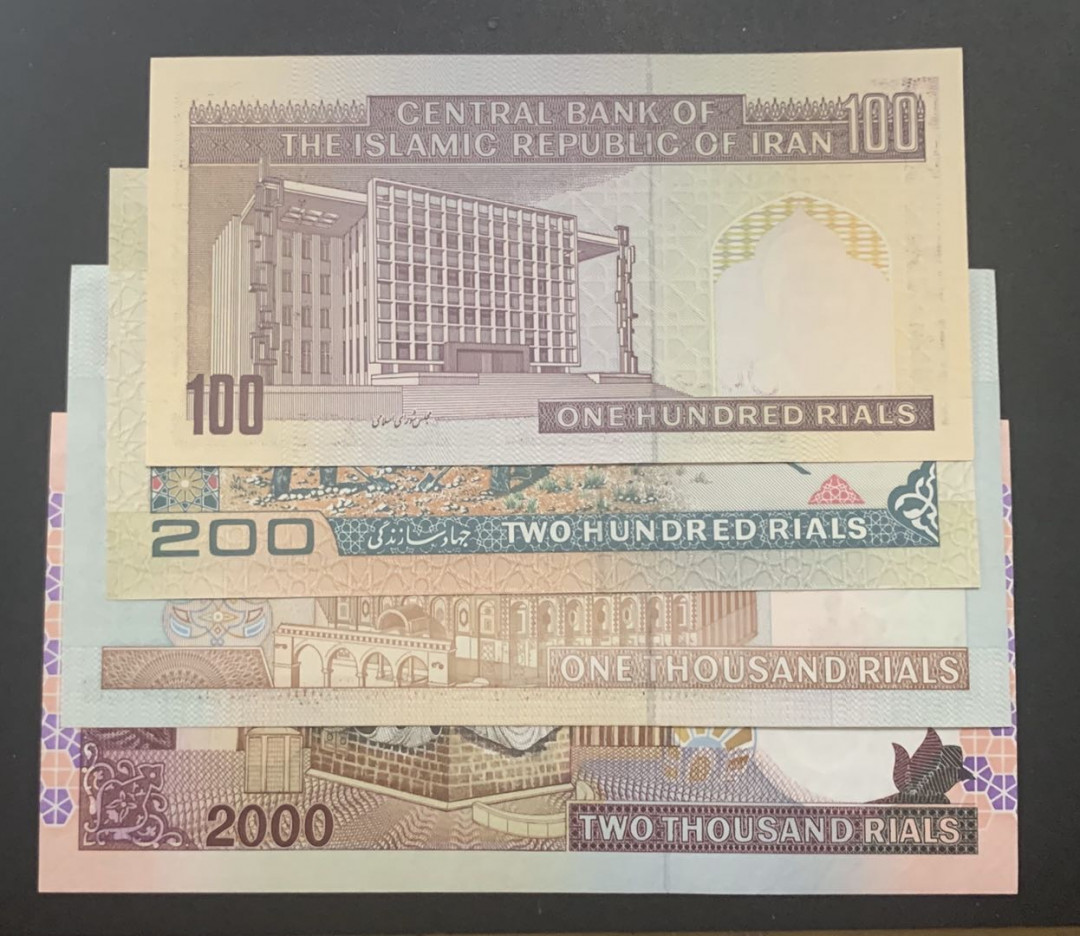 紫瑗钱币—微拍第52期 —纸币场 伊朗 90年代 100 200 1000 2000里亚尔 4枚一套 UNC