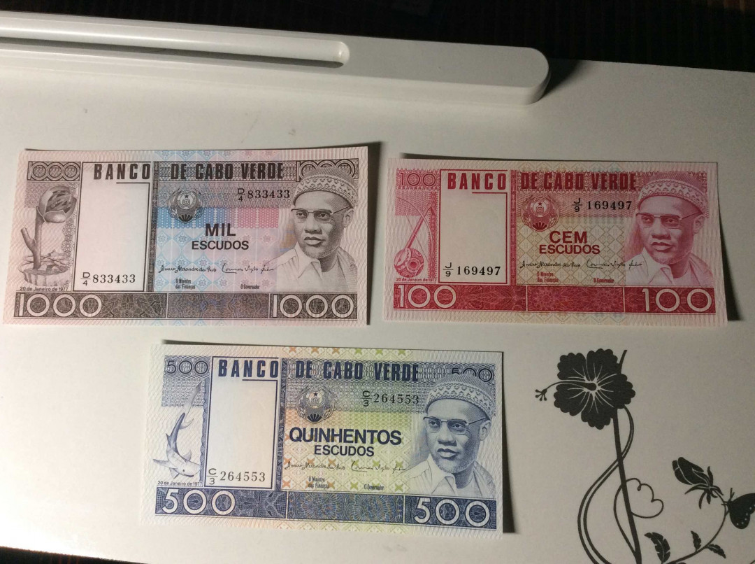 【收藏联盟】第133期拍卖——别墅和花园（共50拍） 【一组4张】佛得角纸币一组UNC&马耳他纸币 品相如图 