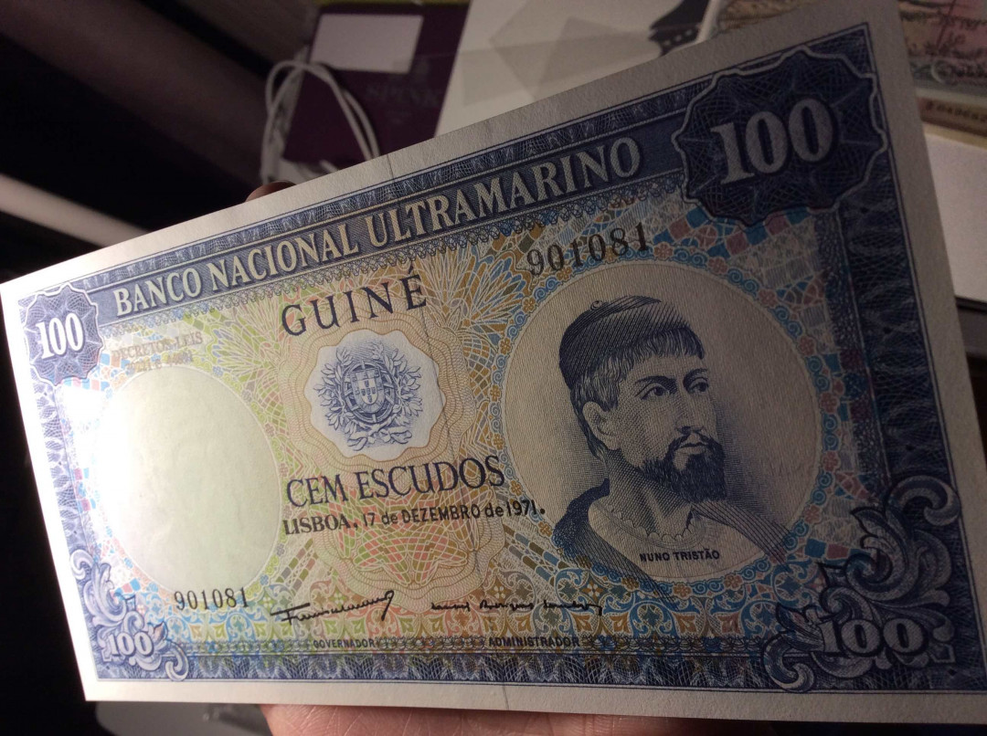 【收藏联盟】第133期拍卖——别墅和花园（共50拍） 【一组4张】以色列、葡属几内亚纸币一组品相如图 