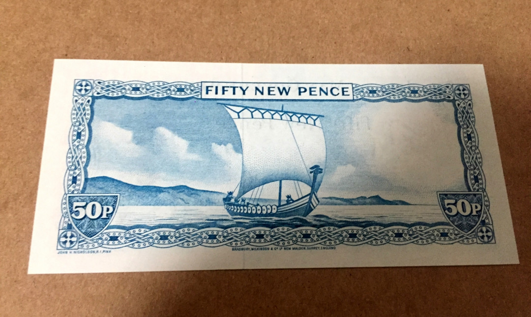 【收藏联盟】第134期拍卖——昆士顿高地战役（共50拍） 【无冠号 初版】马恩岛 1969年 50便士 戎装女王 全新UNC 实物居中品相很绝