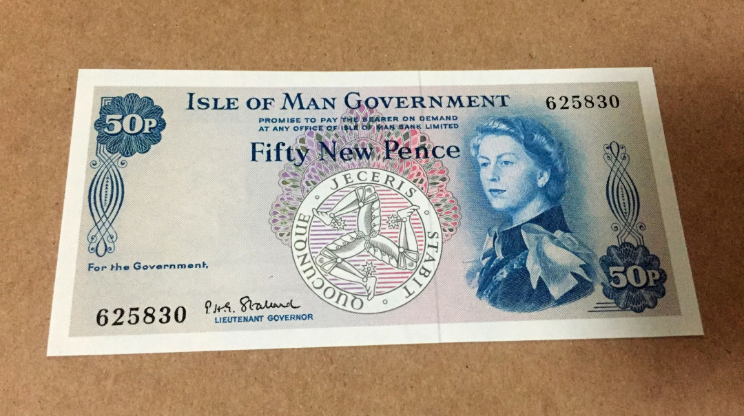 【收藏联盟】第134期拍卖——昆士顿高地战役（共50拍） 【无冠号 初版】马恩岛 1969年 50便士 戎装女王 全新UNC 实物居中品相很绝