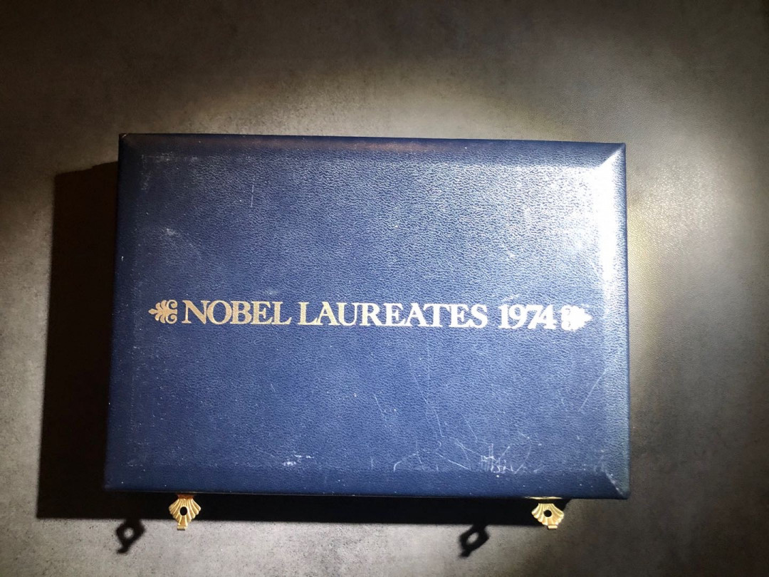 庆五一，麦朵尔艺术俱乐部拍卖 1974年诺贝尔奖银章