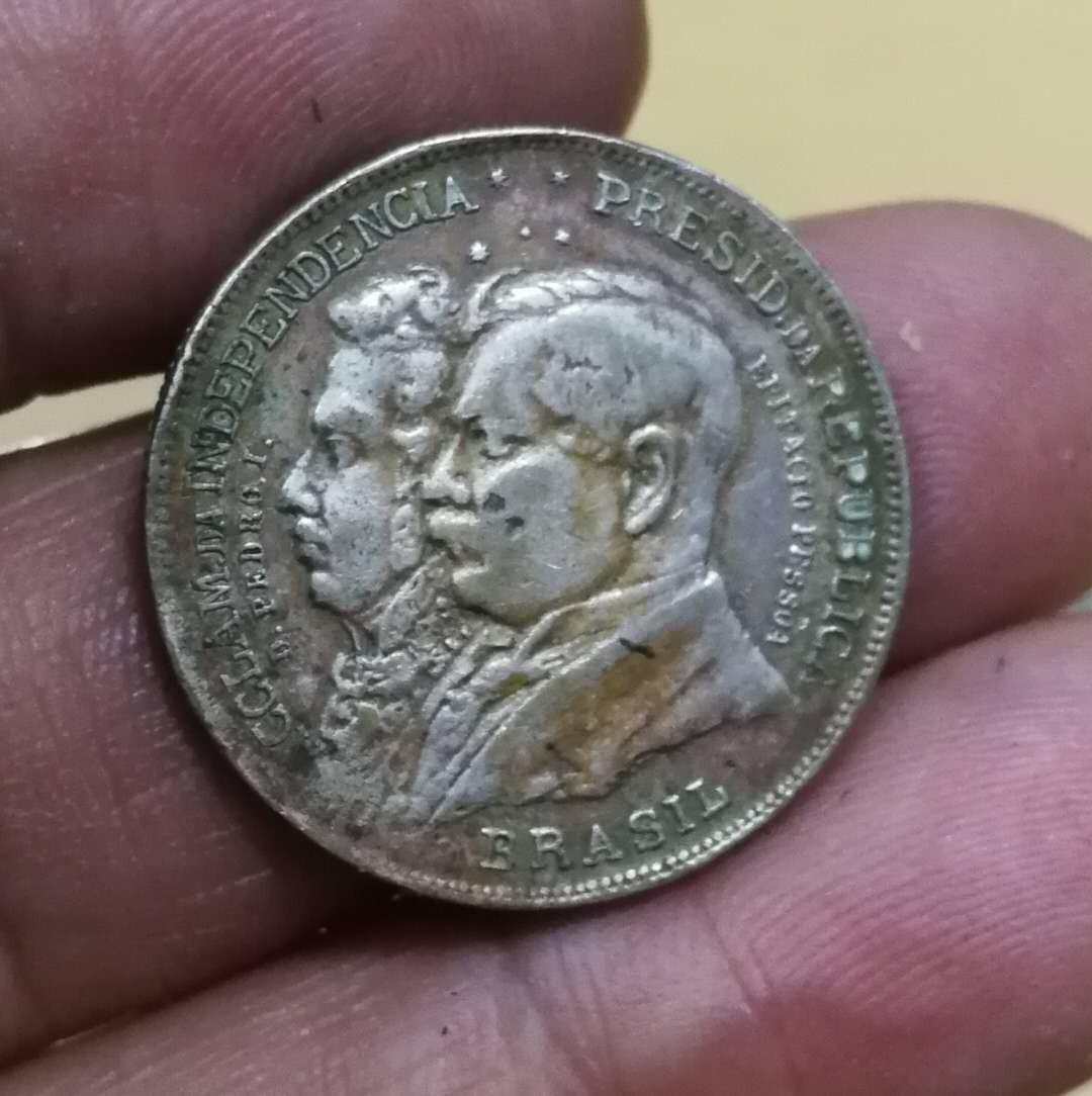 北京马甸外币专卖拍卖第四期，陆续上新，敬请关注 1922年巴西帝国百年纪念银币，重7克。90银。品相如图