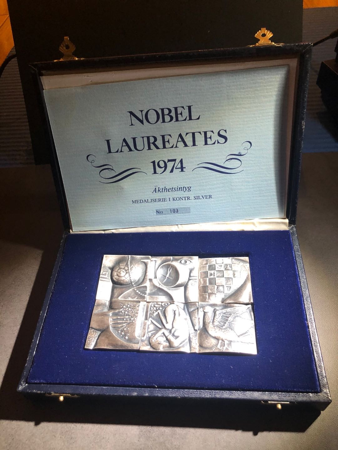 庆五一，麦朵尔艺术俱乐部拍卖 1974年诺贝尔奖银章