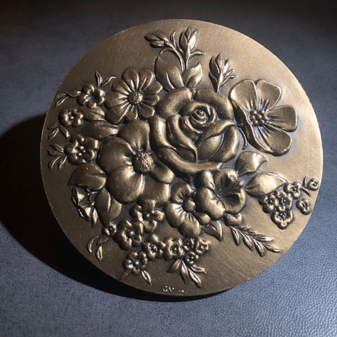 庆五一，麦朵尔艺术俱乐部拍卖 欢乐之花