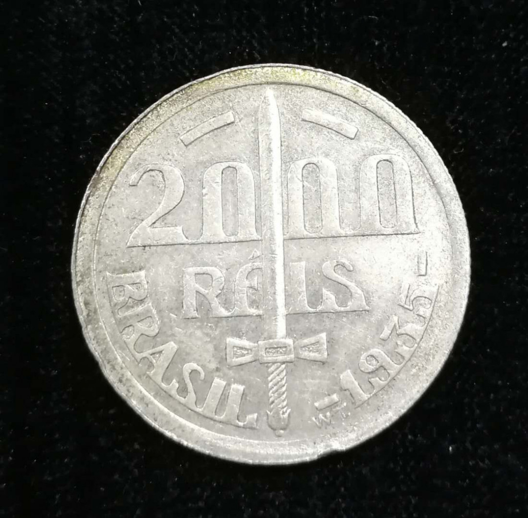 北京马甸外币专卖拍卖第四期，陆续上新，敬请关注 1935年巴西银币，重8克，50银，品相如图