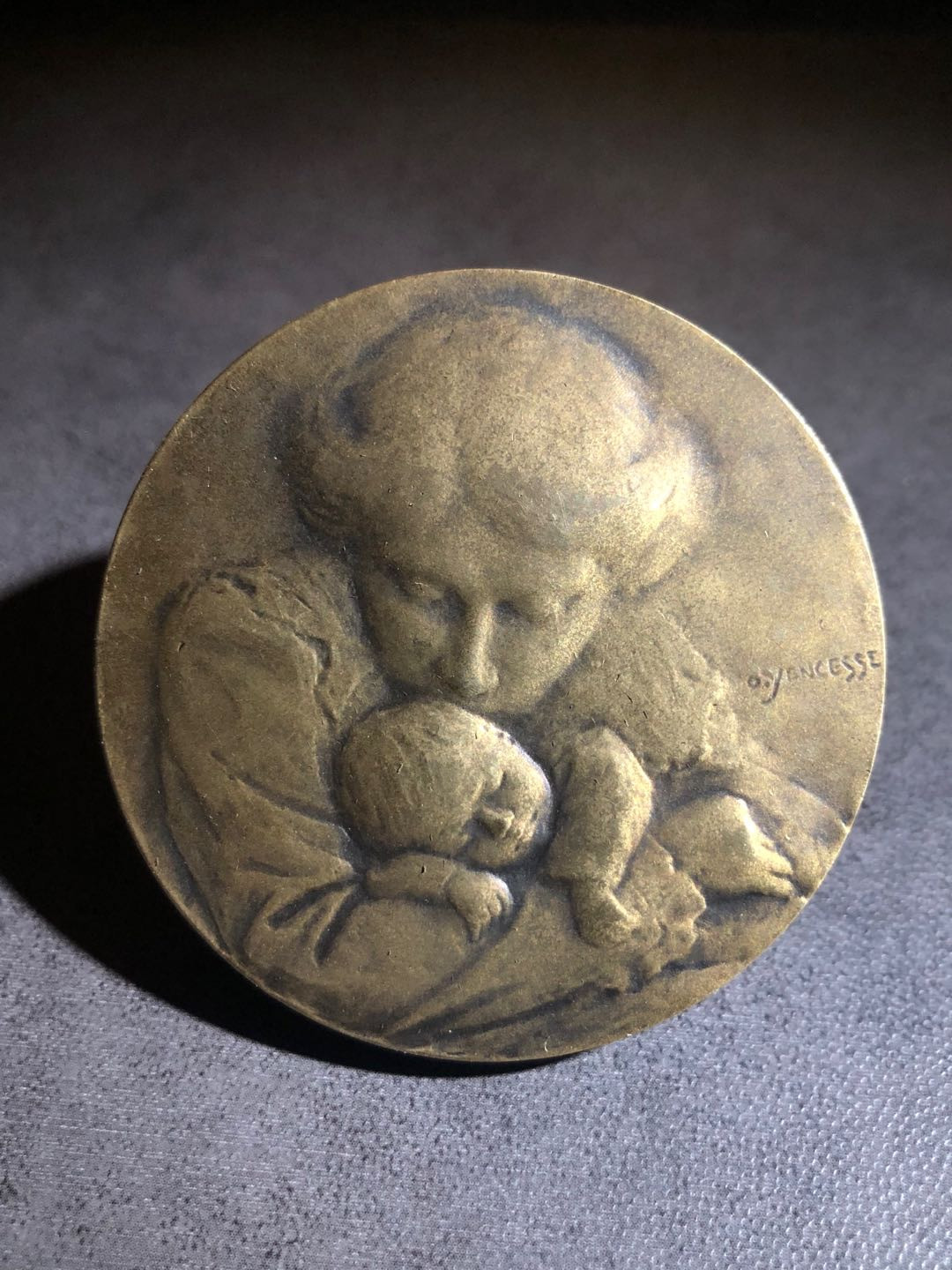 庆五一，麦朵尔艺术俱乐部拍卖 母与子