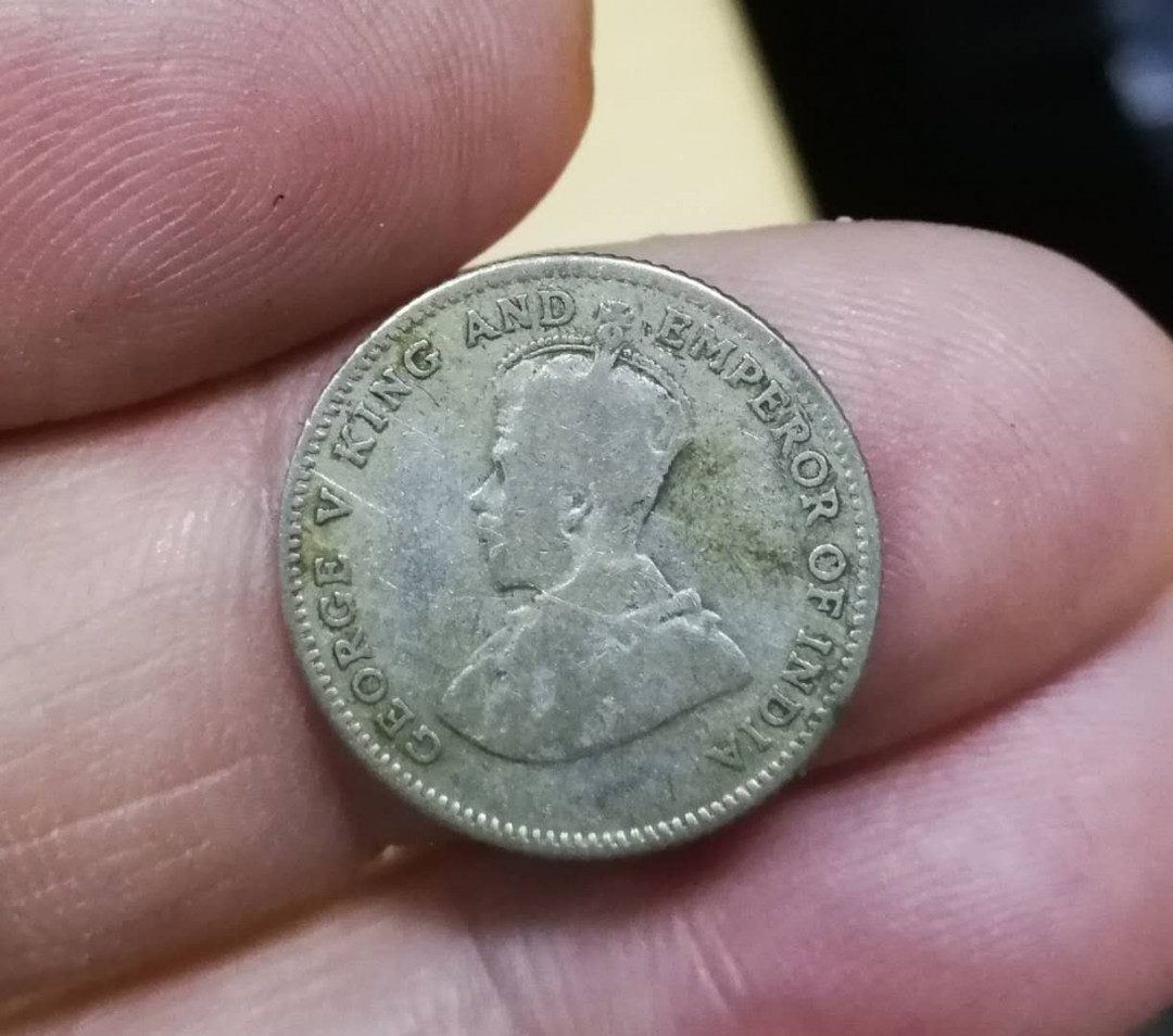 北京马甸外币专卖拍卖第四期，陆续上新，敬请关注 1926年英属海峡殖民地乔治五世银币，重2.71克，60银，品相如图