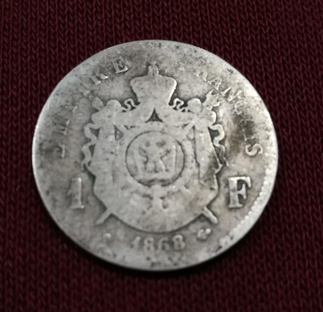 北京马甸外币专卖拍卖第四期，陆续上新，敬请关注 1868年法国拿破仑三世1法郎银币，重：5克，835银。品相如图