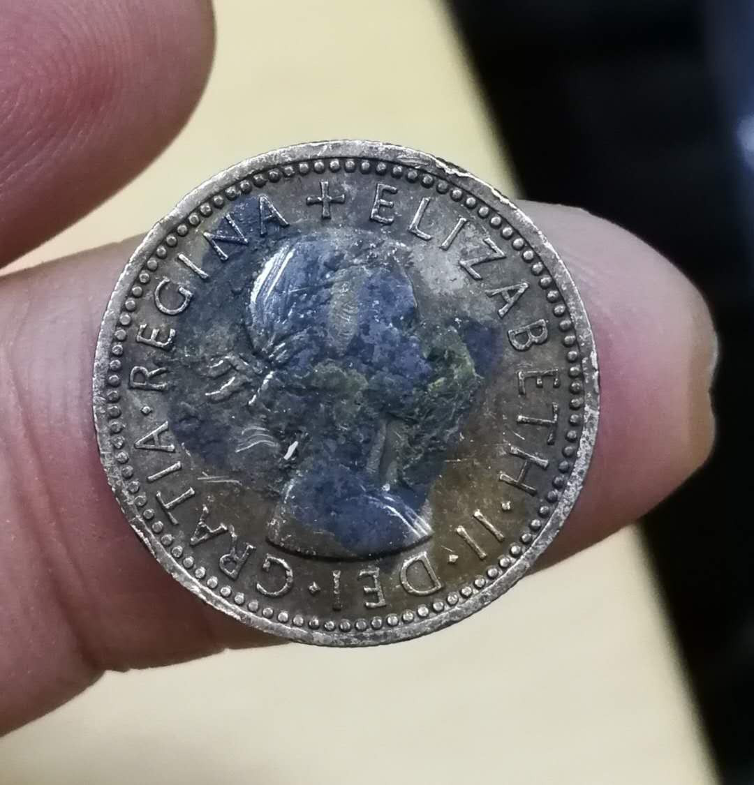 北京马甸外币专卖拍卖第四期，陆续上新，敬请关注 1950年英国6便士银币，重2.83克，50银，品相如图