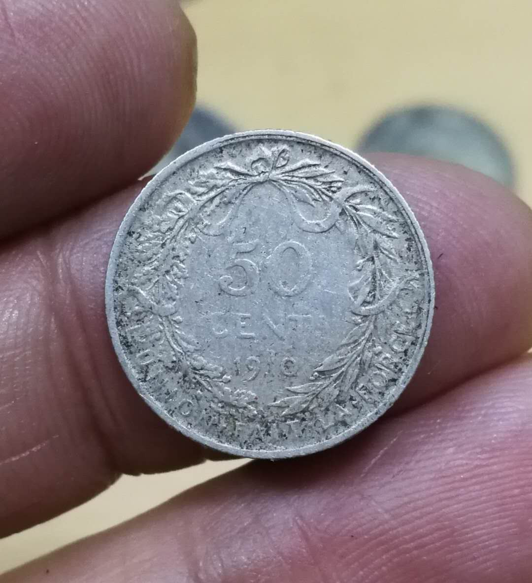 北京马甸外币专卖拍卖第四期，陆续上新，敬请关注 1910年比利时50分银币，重2.5克，835银，品相如图