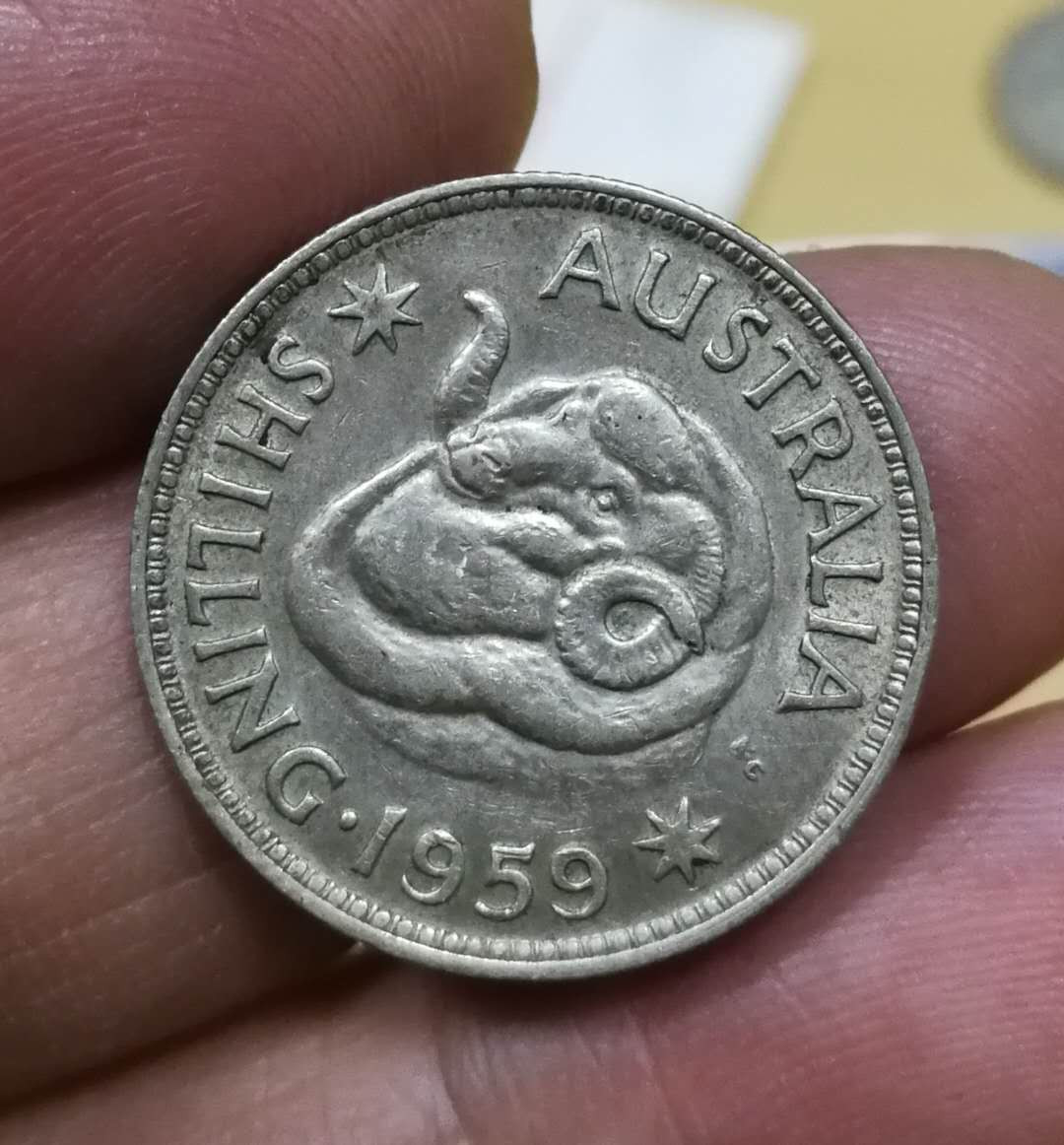 北京马甸外币专卖拍卖第四期，陆续上新，敬请关注 1959年澳大利亚1先令银币，重5.65克，50银，品相如图