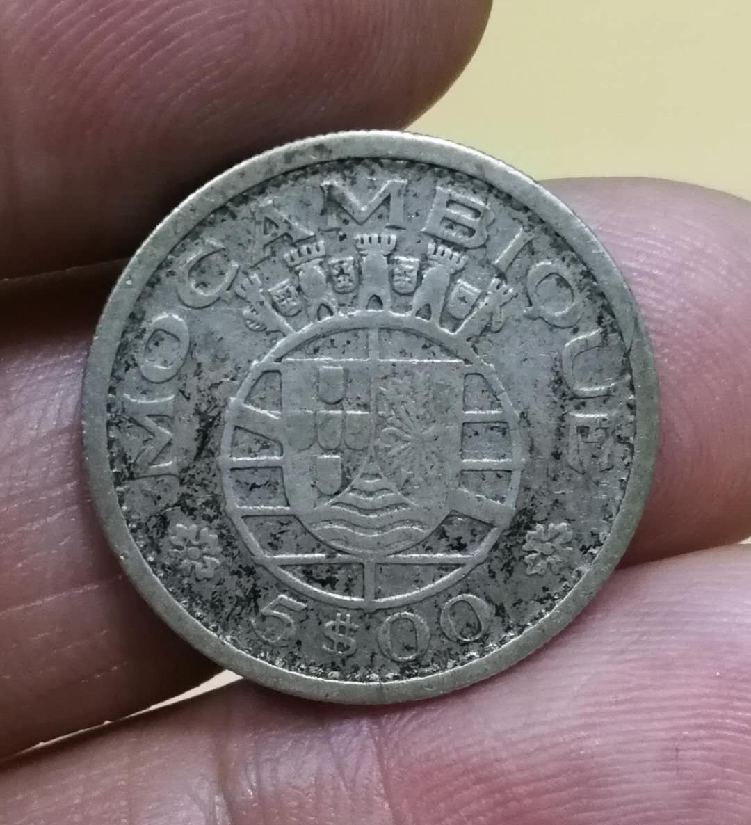 北京马甸外币专卖拍卖第四期，陆续上新，敬请关注 1960年葡属莫桑比克银币，重4克，65银，品相如图