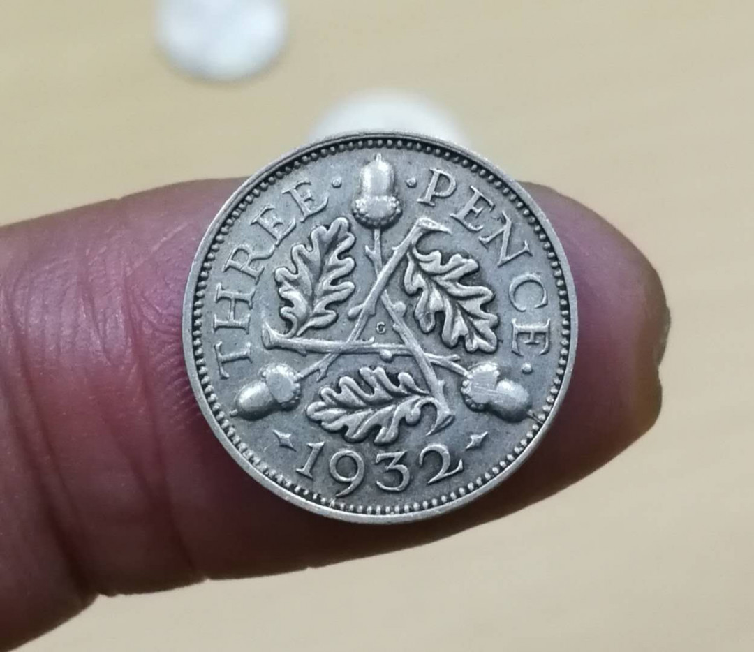 北京马甸外币专卖拍卖第四期，陆续上新，敬请关注 1932年英国3便士银币，重1.4138克，50银，品相如图