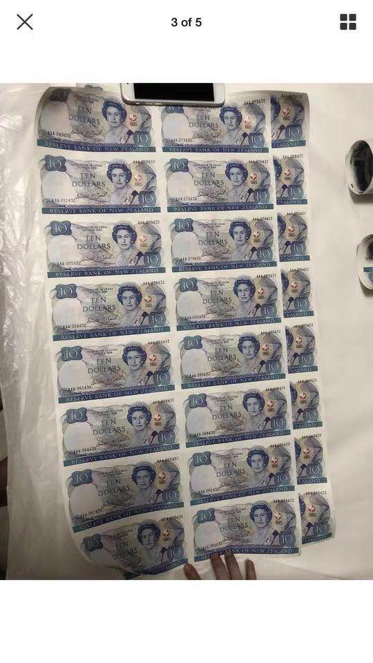 【收藏联盟】第135期拍卖——新西兰大炮筒（共45拍） 新西兰1990年10元 连体纪念钞 怀唐伊条约签署150周年 共96张 限量发行