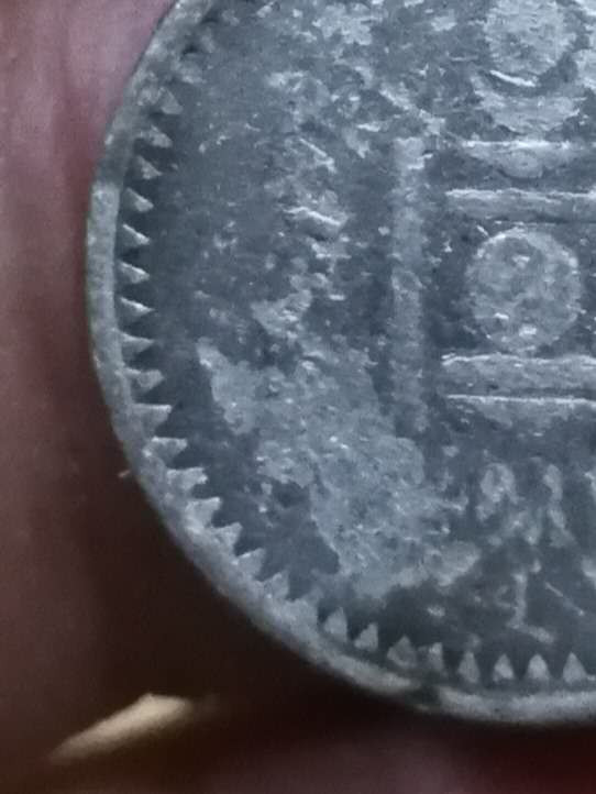 北京马甸外币专卖拍卖第四期，陆续上新，敬请关注 1925年蒙古10蒙戈银币，重1.7996克，50银，品相如图，边缘有两处磕碰
