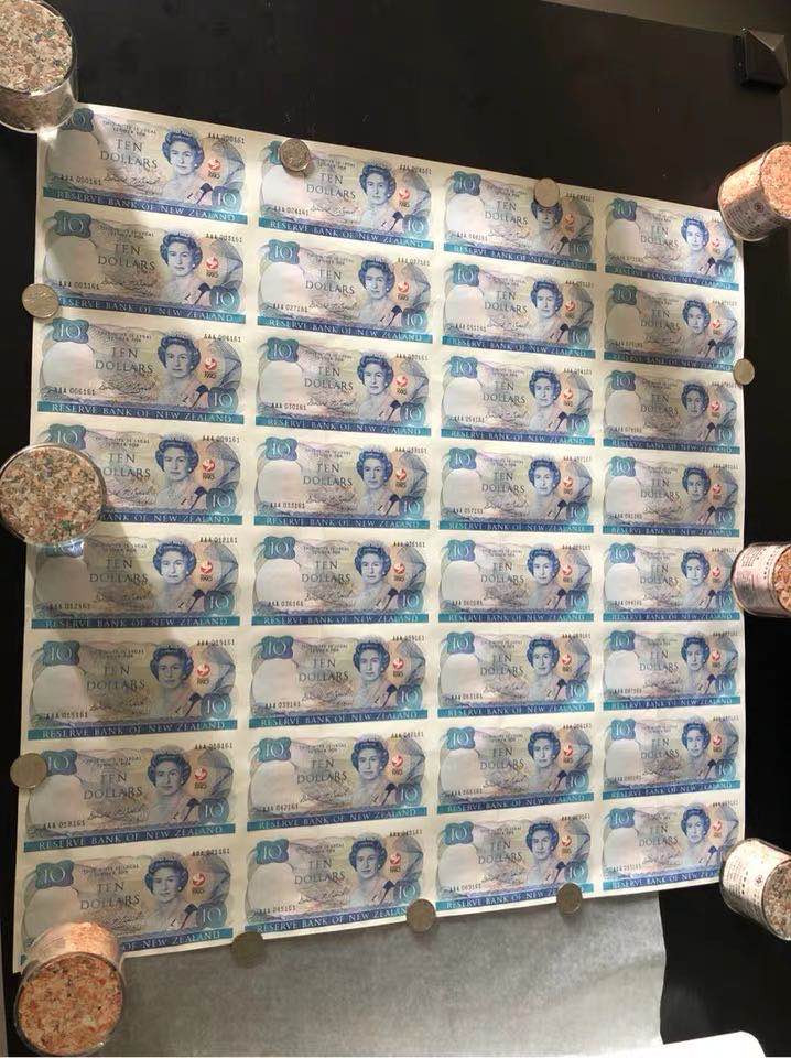 【收藏联盟】第135期拍卖——新西兰大炮筒（共45拍） 新西兰1990年10元 连体纪念钞 怀唐伊条约签署150周年 共96张 限量发行