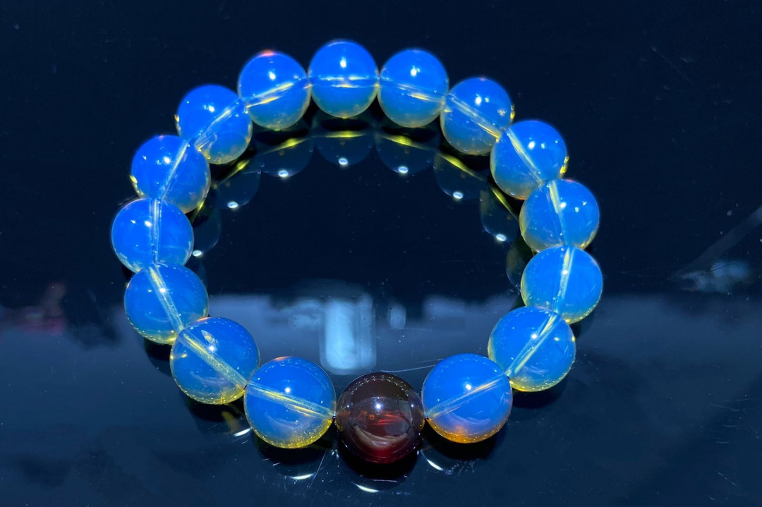 放漏专场 缅甸高蓝琥珀手串