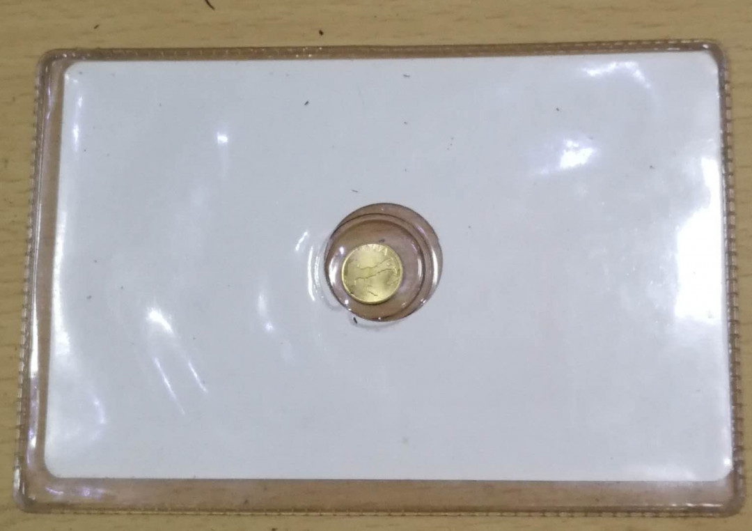 北京马甸外币专卖拍卖第四期，陆续上新，敬请关注 意大利足球金章，重量不详，成色不详，品相如图